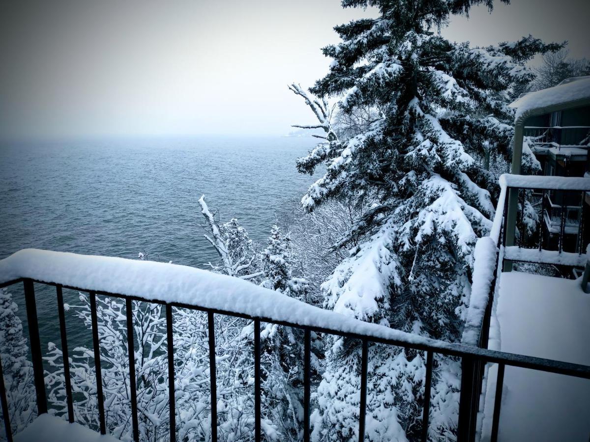 Cliff Dweller On Lake Superior Tofte Экстерьер фото