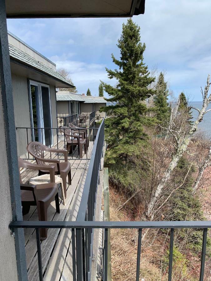 Cliff Dweller On Lake Superior Tofte Экстерьер фото